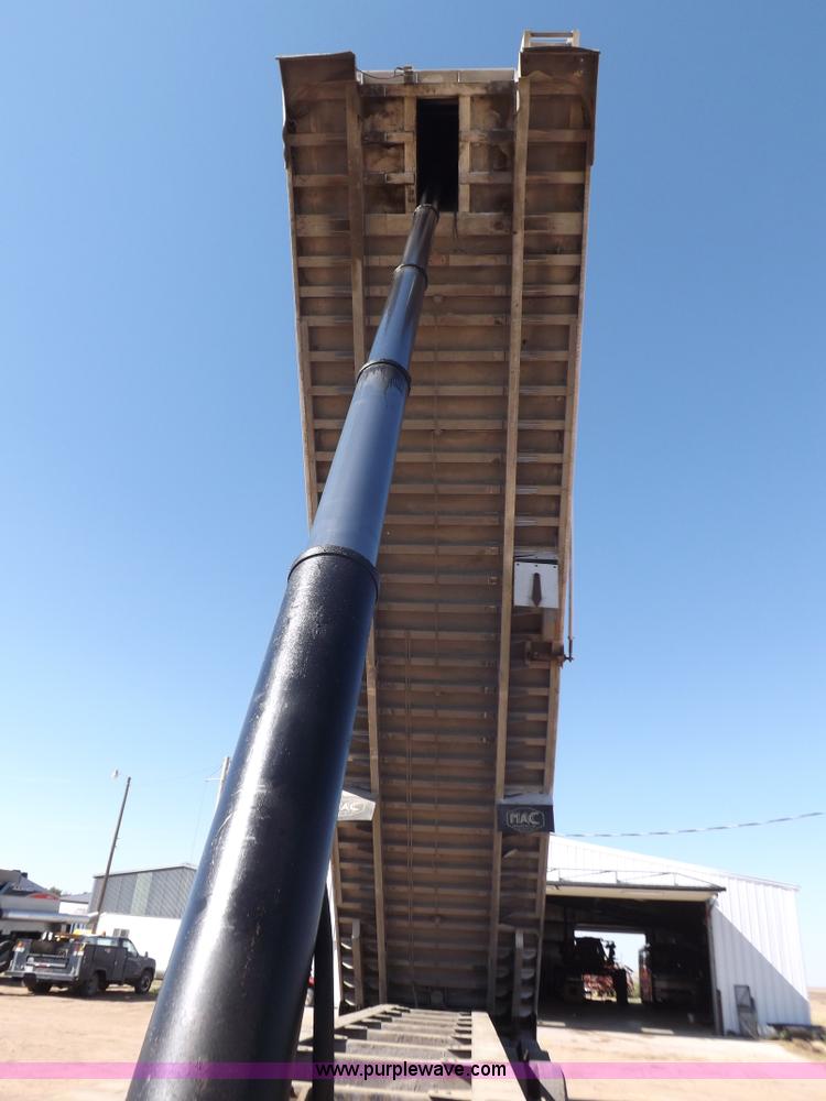 image for item I7584 2000 Mack end dump trailer