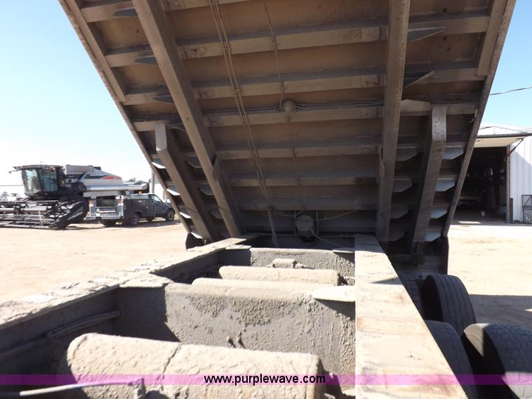 image for item I7584 2000 Mack end dump trailer