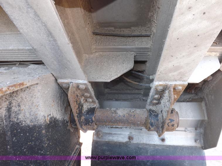 image for item I7584 2000 Mack end dump trailer