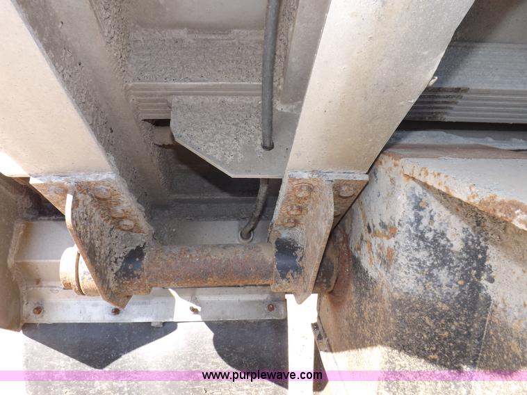 image for item I7584 2000 Mack end dump trailer