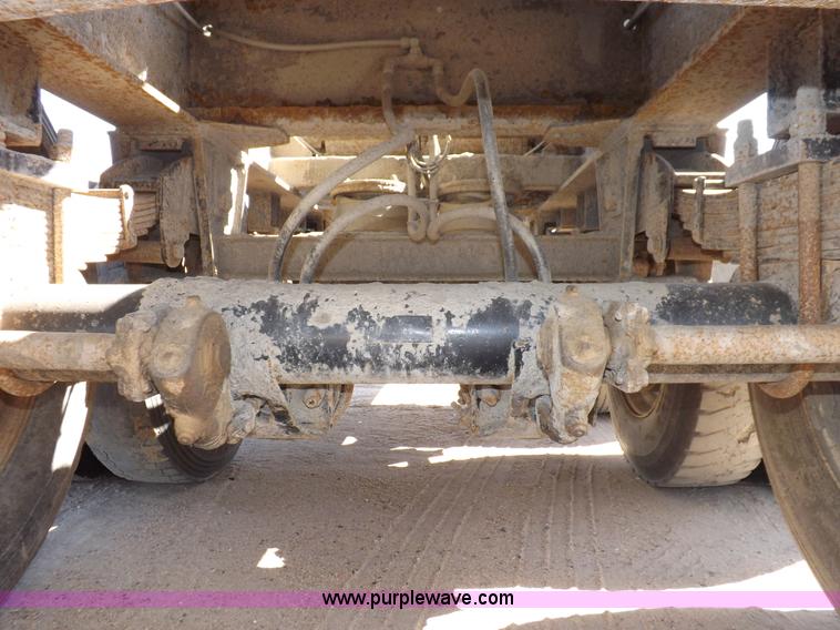 image for item I7584 2000 Mack end dump trailer