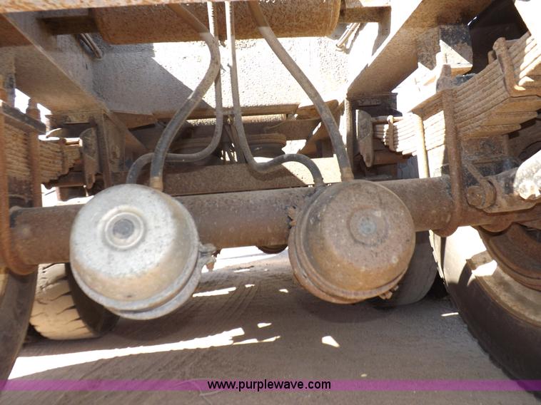 image for item I7584 2000 Mack end dump trailer