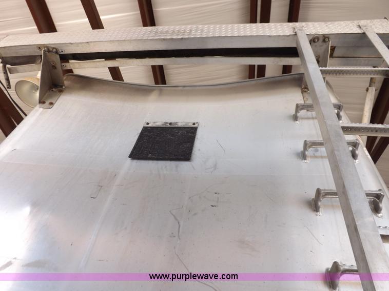 image for item I7584 2000 Mack end dump trailer