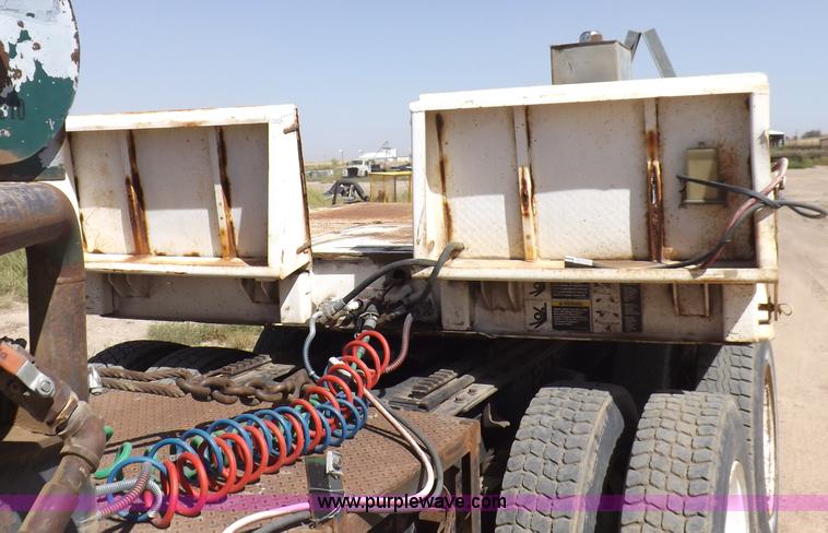 image for item I8481 1984 Wilson MovAll hydraulic trailer