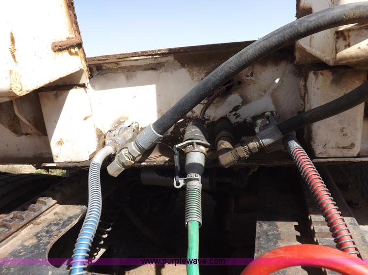 image for item I8481 1984 Wilson MovAll hydraulic trailer