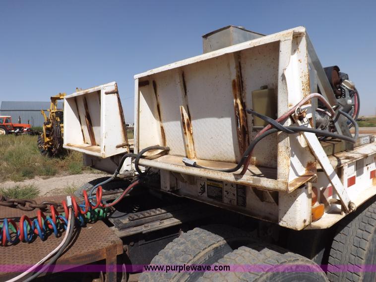 image for item I8481 1984 Wilson MovAll hydraulic trailer