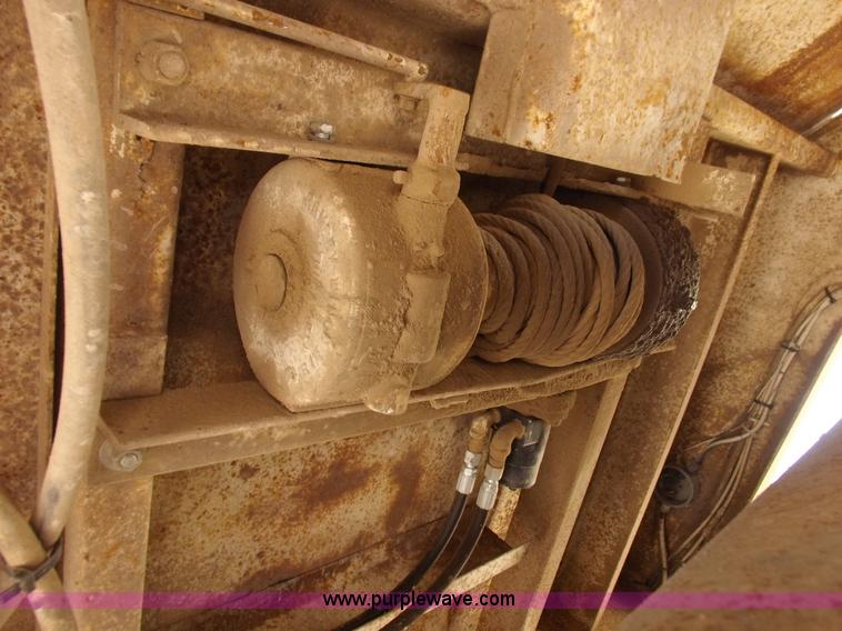 image for item I8481 1984 Wilson MovAll hydraulic trailer