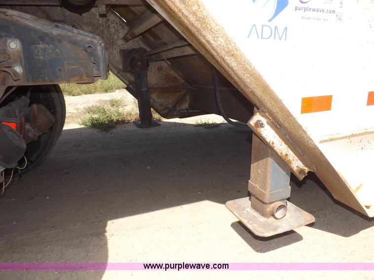 image for item I8481 1984 Wilson MovAll hydraulic trailer