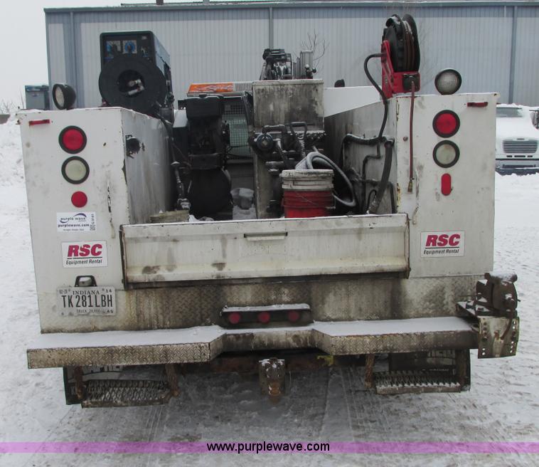 image for item G9181 2005 Ford F550 service truck