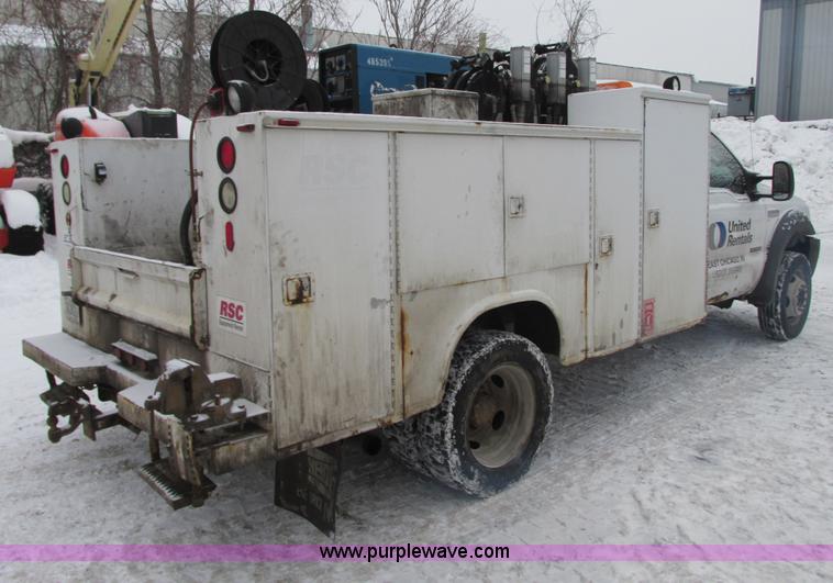 image for item G9181 2005 Ford F550 service truck