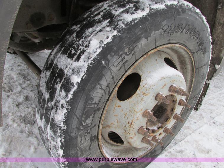 image for item G9181 2005 Ford F550 service truck