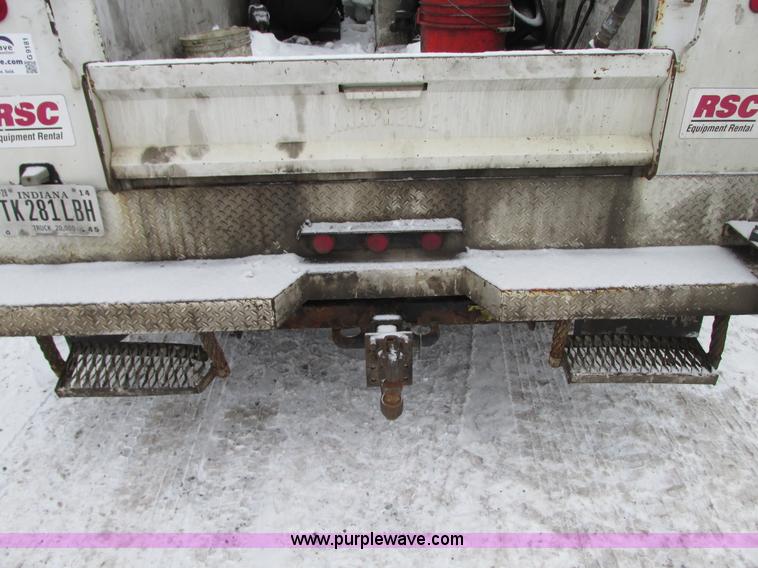 image for item G9181 2005 Ford F550 service truck