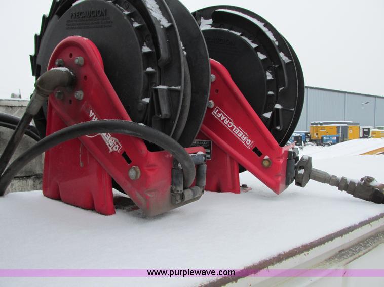 image for item G9181 2005 Ford F550 service truck