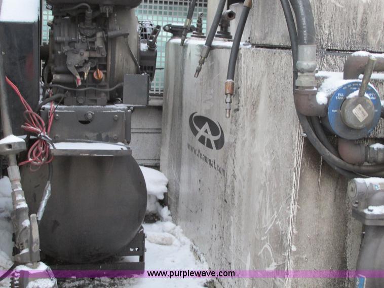 image for item G9181 2005 Ford F550 service truck