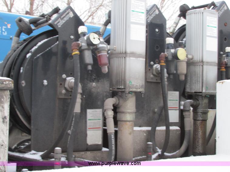 image for item G9181 2005 Ford F550 service truck