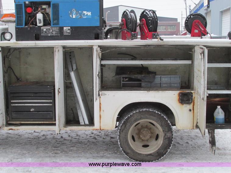 image for item G9181 2005 Ford F550 service truck