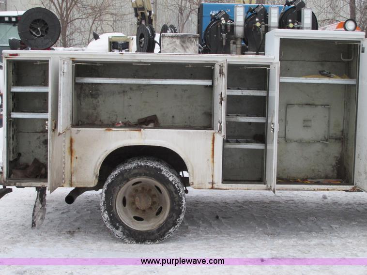 image for item G9181 2005 Ford F550 service truck
