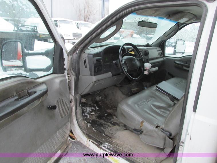 image for item G9181 2005 Ford F550 service truck