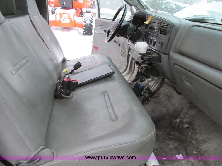 image for item G9181 2005 Ford F550 service truck