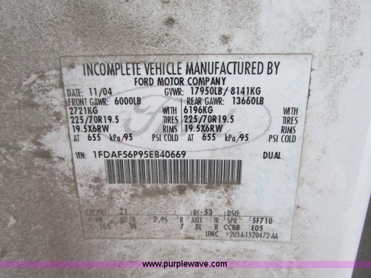 image for item G9181 2005 Ford F550 service truck