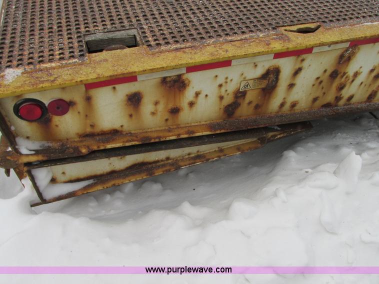 image for item G9184 2007 Trail-Eze TE80HT heavy duty trailer