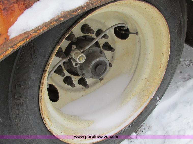 image for item G9184 2007 Trail-Eze TE80HT heavy duty trailer