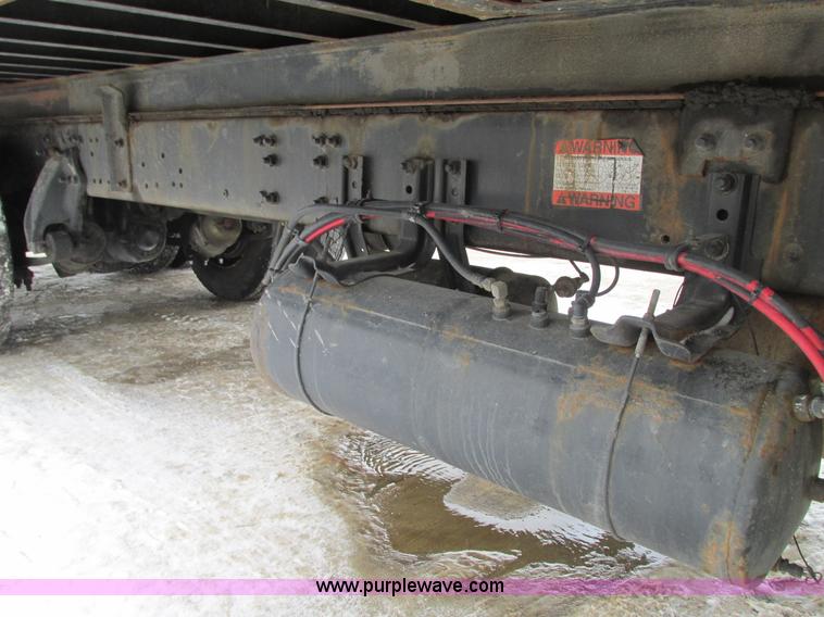 image for item G9185 2006 Freightliner Business Class M2 rollback truck