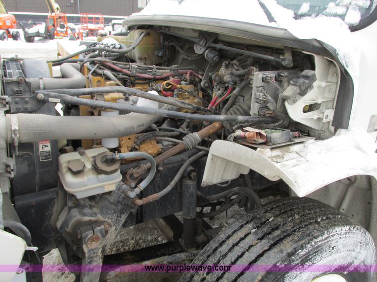 image for item G9185 2006 Freightliner Business Class M2 rollback truck