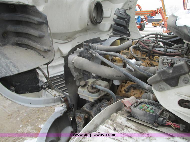 image for item G9185 2006 Freightliner Business Class M2 rollback truck