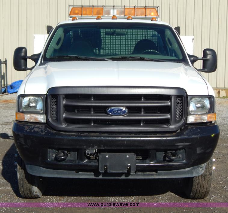 image for item H3885 2004 Ford F550 utility truck