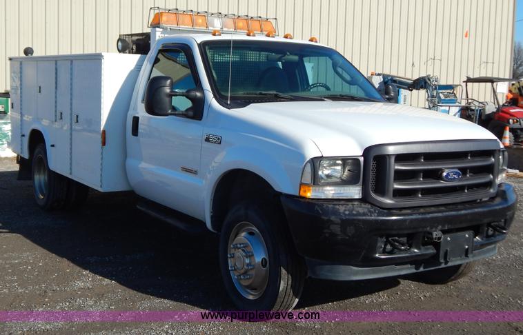 image for item H3885 2004 Ford F550 utility truck