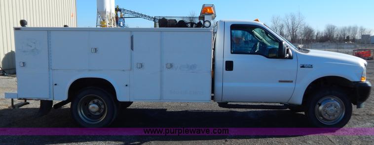 image for item H3885 2004 Ford F550 utility truck