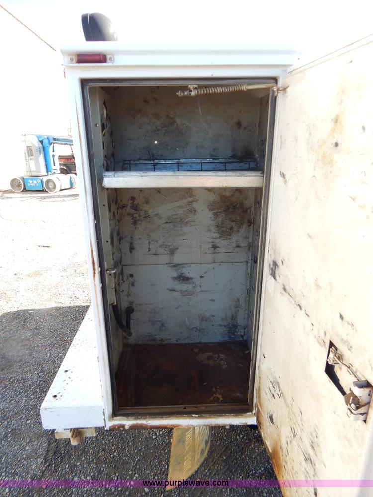 image for item H3885 2004 Ford F550 utility truck