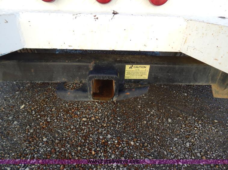 image for item H3885 2004 Ford F550 utility truck
