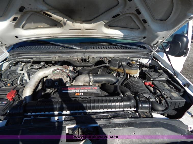 image for item H3885 2004 Ford F550 utility truck