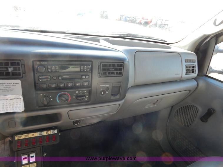 image for item H3885 2004 Ford F550 utility truck