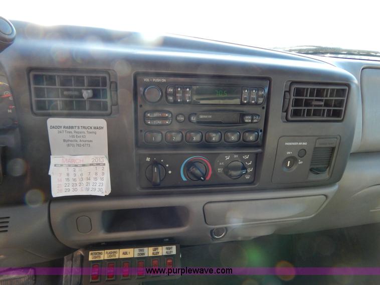 image for item H3885 2004 Ford F550 utility truck