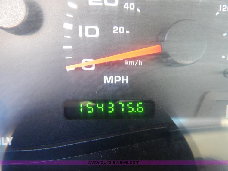 image for item H3885 2004 Ford F550 utility truck