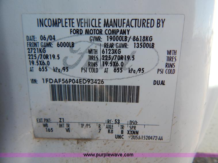 image for item H3885 2004 Ford F550 utility truck