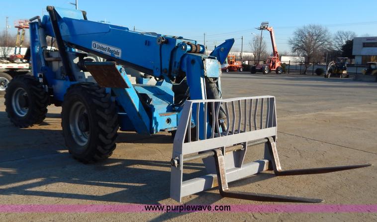 image for item H3886 2007 Genie GTH-1056 telehandler
