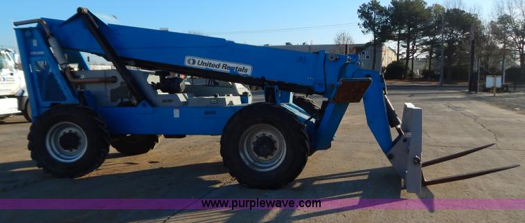 image for item H3886 2007 Genie GTH-1056 telehandler