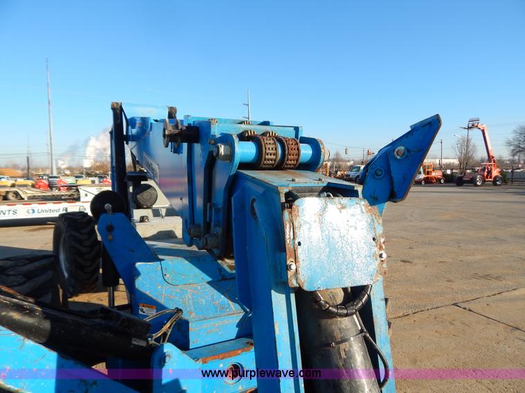image for item H3886 2007 Genie GTH-1056 telehandler
