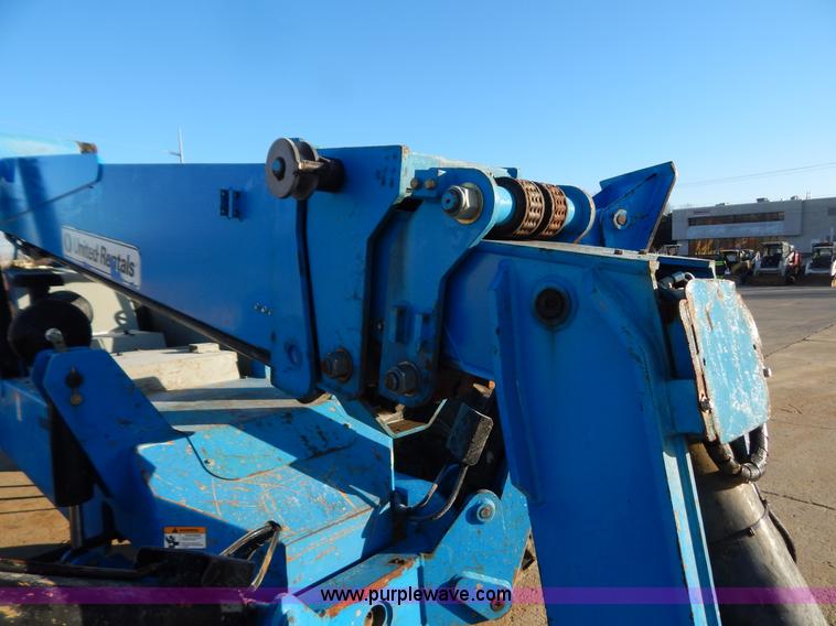 image for item H3886 2007 Genie GTH-1056 telehandler