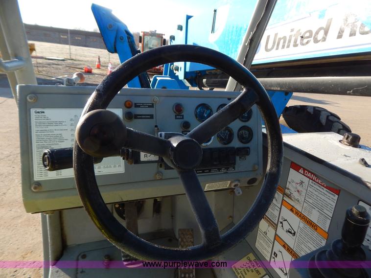 image for item H3886 2007 Genie GTH-1056 telehandler