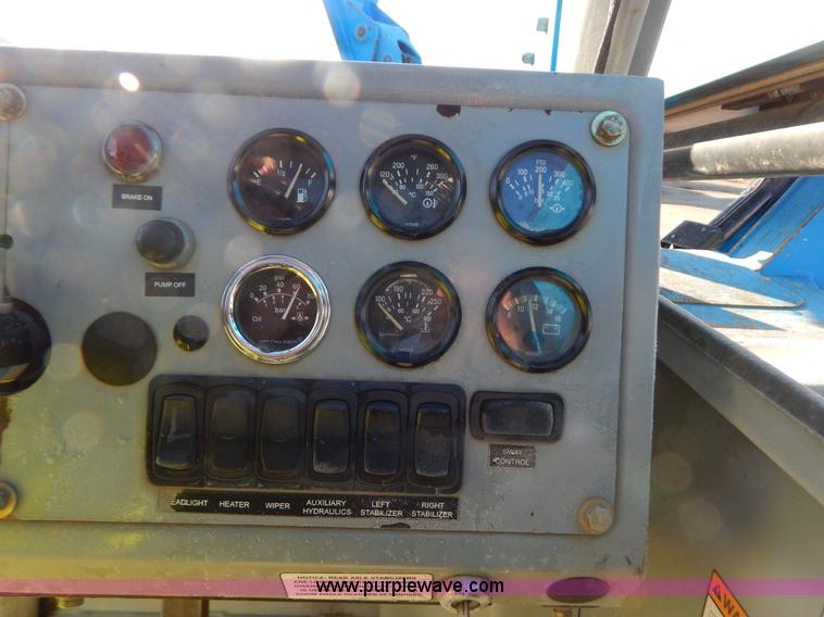 image for item H3886 2007 Genie GTH-1056 telehandler