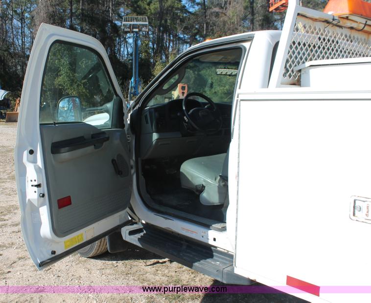 image for item H8286 2007 Ford F550 Super Duty XL service truck