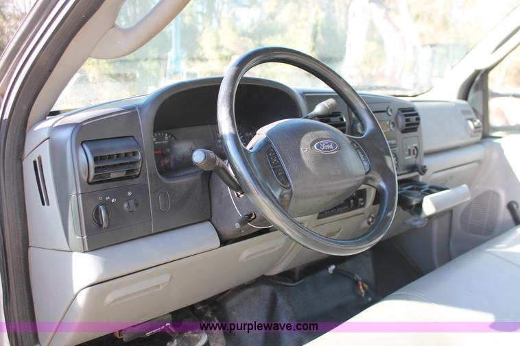 image for item H8286 2007 Ford F550 Super Duty XL service truck
