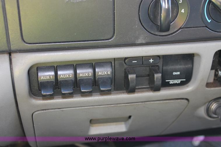 image for item H8286 2007 Ford F550 Super Duty XL service truck