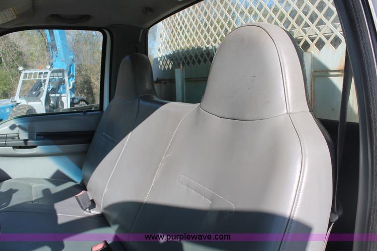 image for item H8286 2007 Ford F550 Super Duty XL service truck