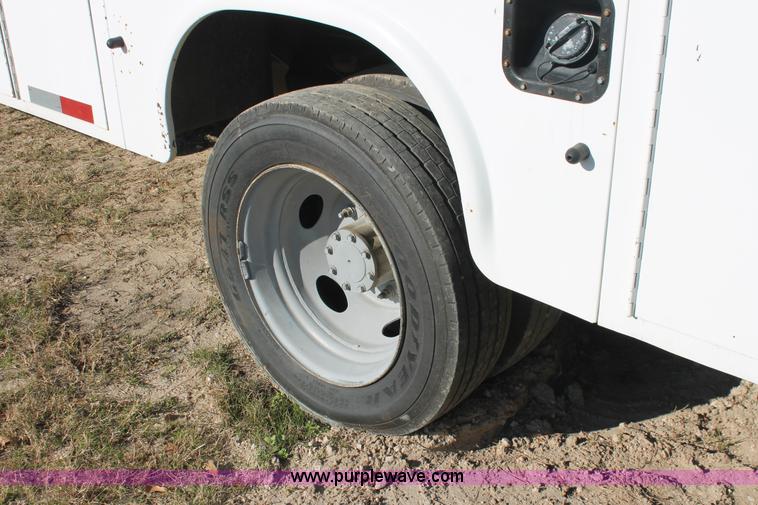 image for item H8286 2007 Ford F550 Super Duty XL service truck